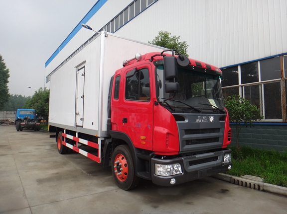 江淮格爾發(fā)廂長(zhǎng)6.8米冷藏車