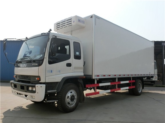 五十鈴廂長(zhǎng)7.2米冷藏車(chē)