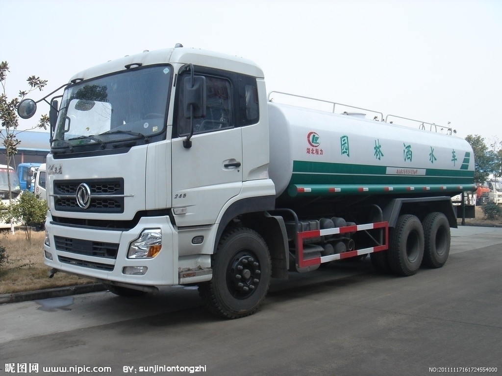 （20噸）天龍后雙橋灑水車