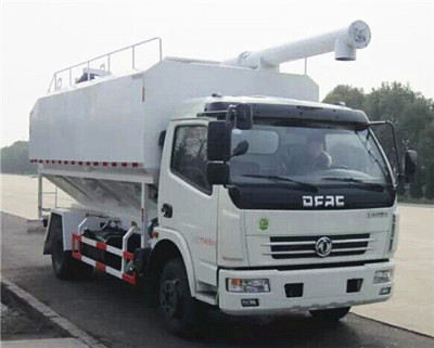 6噸散裝飼料運(yùn)輸車(chē)