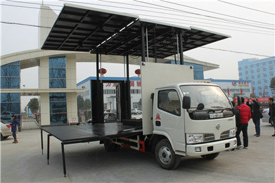 東風全液壓舞臺車