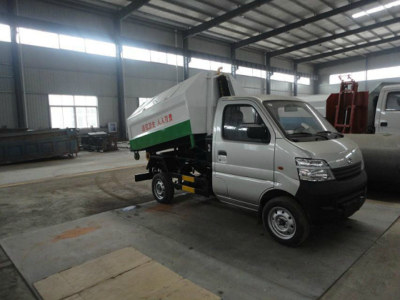 長(zhǎng)安2.5方左右小勾臂垃圾車