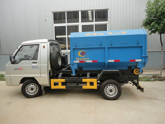 福田馭菱2.5方小勾臂垃圾車