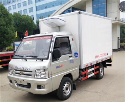 小型冷藏車