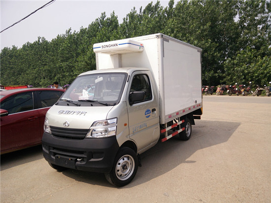 長安廂長2.5米小型冷藏車
