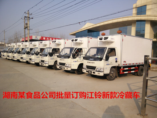 江鈴冷藏車圖片