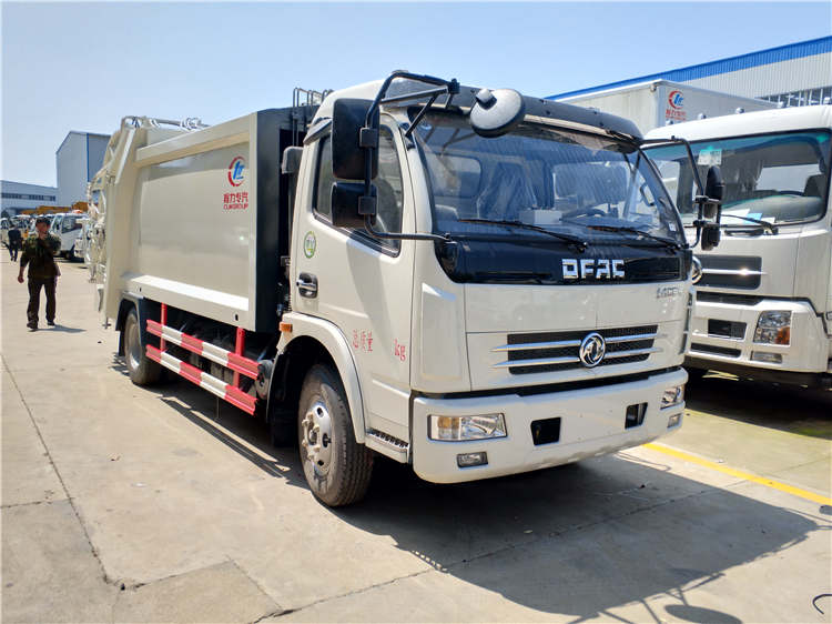 東風(fēng)7-8方壓縮式垃圾車