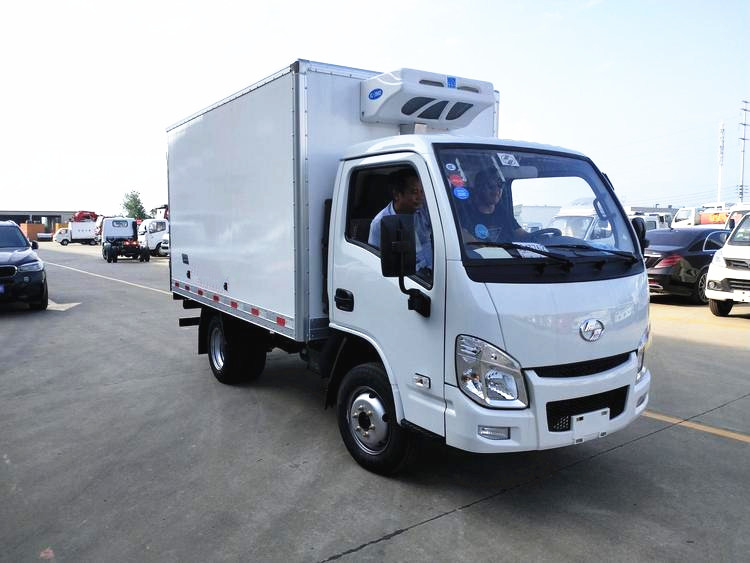 躍進(jìn)3多米廂長汽油冷藏車 1噸2噸躍進(jìn)小輕卡冷藏車參數(shù)配置