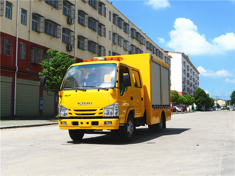 五十鈴雙排座應(yīng)急搶險(xiǎn)車 每小時(shí)排水量可達(dá)1200-1500方 藍(lán)牌車