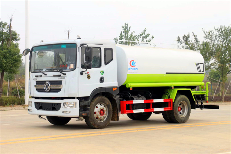 12-15方東風(fēng)D9灑水車(chē)